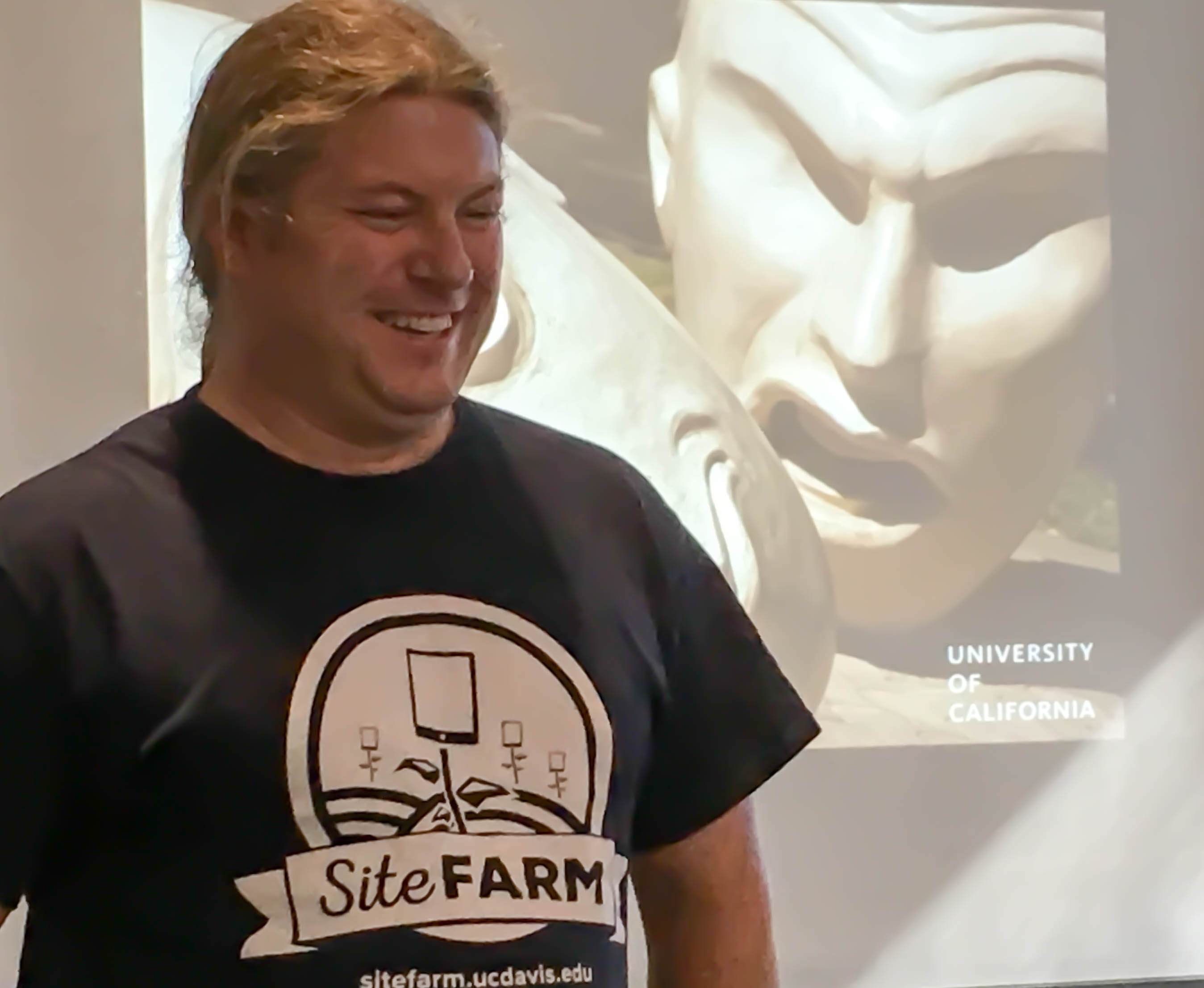 Shawn DeArmond presenting "Meet SiteFarm! University of California's Drupal 8 Collaboration"