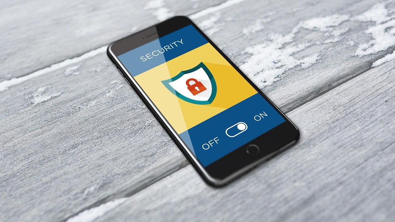A call phone display a security app that has been enabled, photo by Biljana Jovanovic on Pixabay